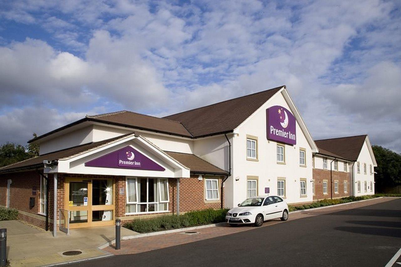 Premier Inn Peterborough North Exterior photo