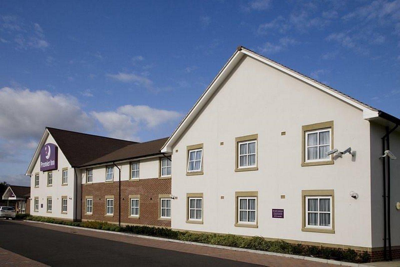 Premier Inn Peterborough North Exterior photo
